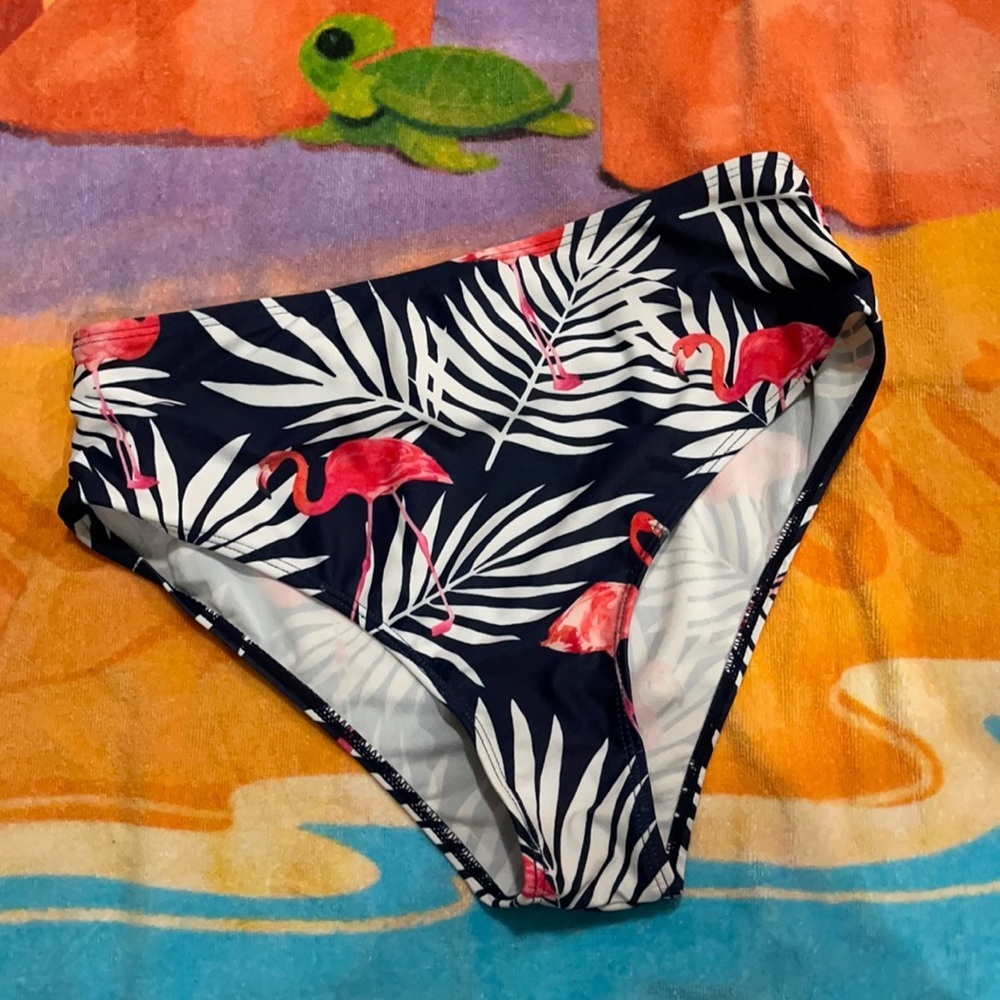 NWOT M flamingo swim bottoms